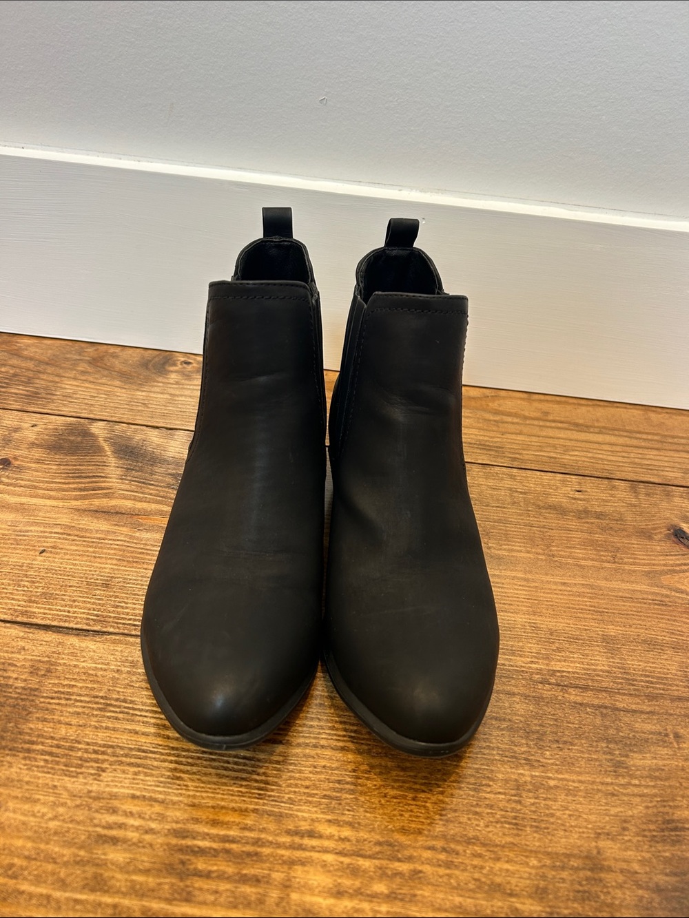 🖤Black Chelsea Ankle Boots with Elastic Panels - Picture 3 of 8